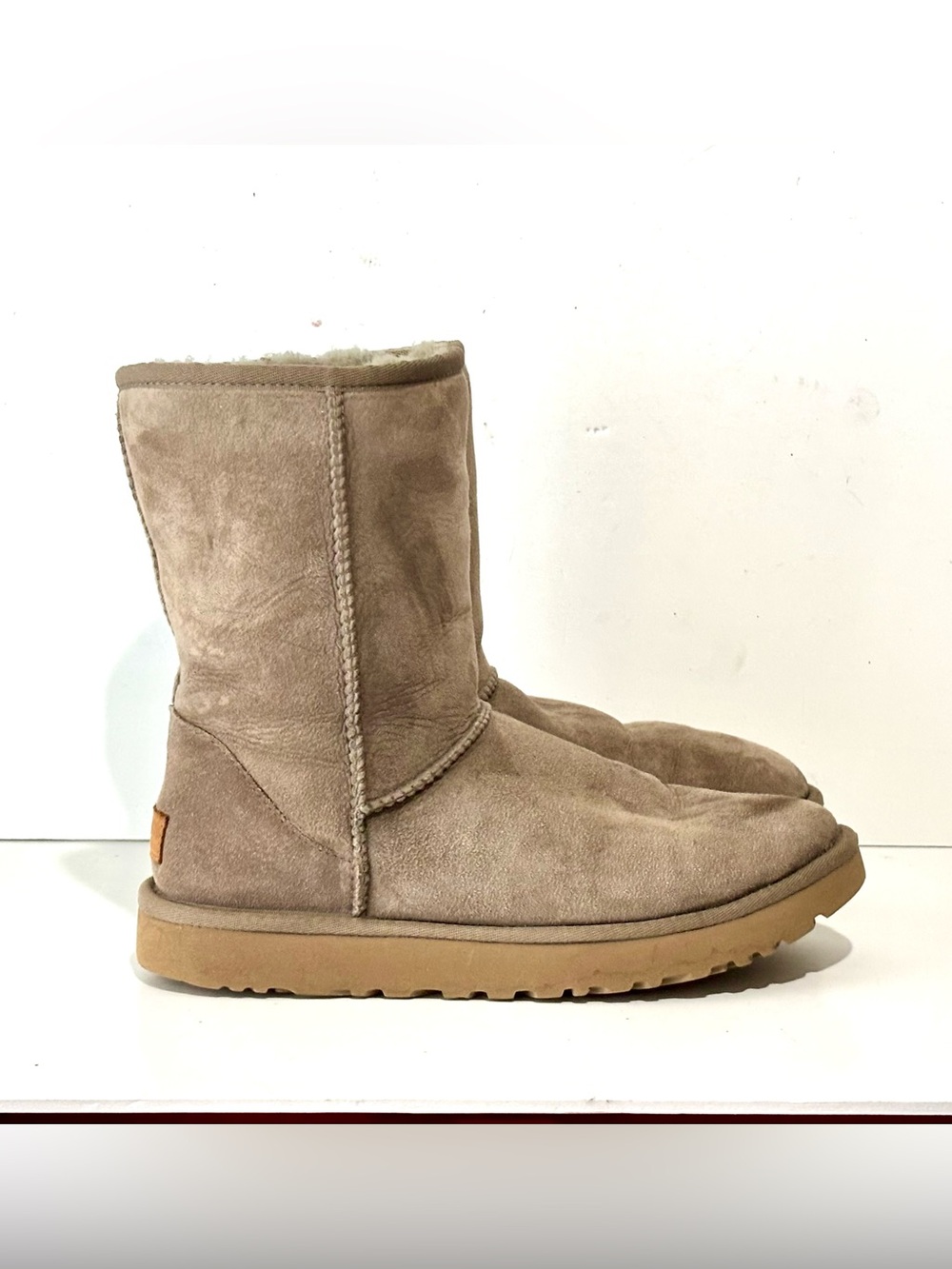 UGG Australia Women’s Classic Mid Calf Boots Suede Sheepskin Brown Size 9